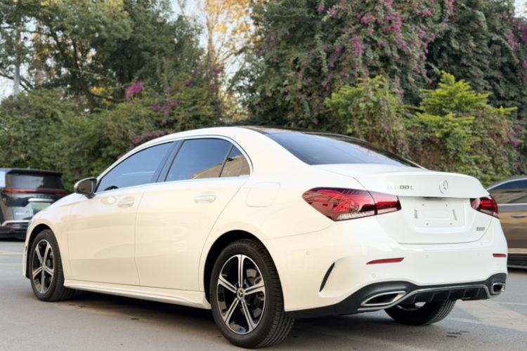 Used Mercedes-Benz A-Class 2022 Revised Version A 200 L Sport Sedan Fashionable Style
