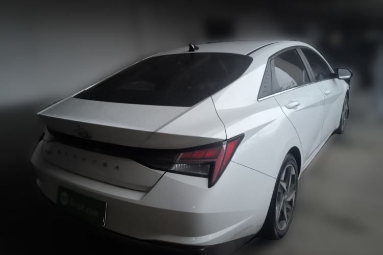 Used Hyundai Elantra 2021 1.5L CVT LUX Prestige Edition
