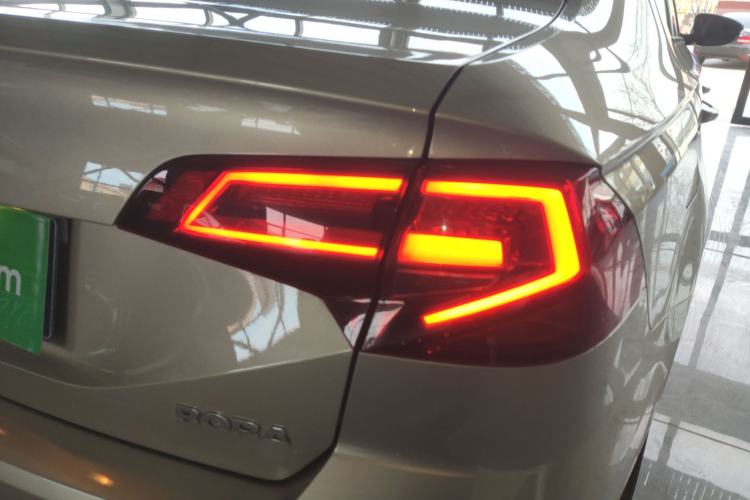 Used Volkswagen Bora 2016 230TSI DSG Luxury Version
