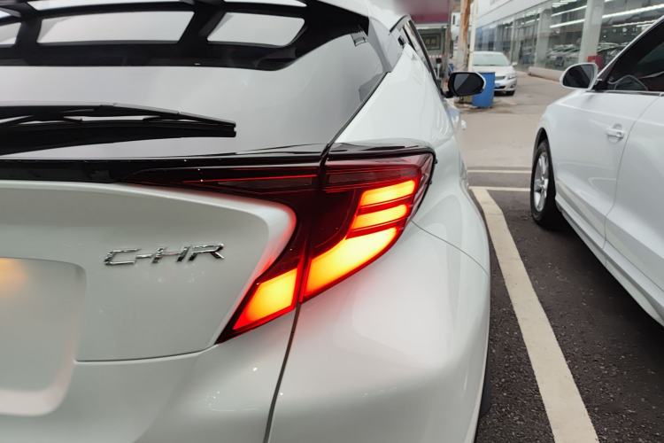 Used Toyota C-HR 2021 2.0L Luxury Edition
