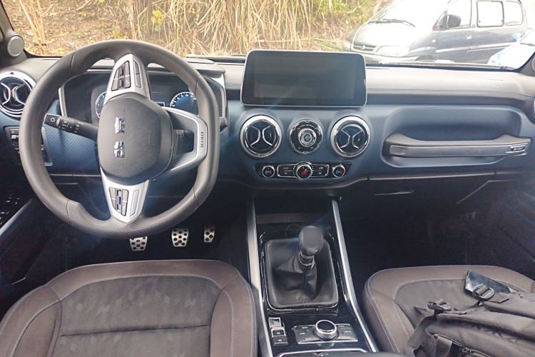 Used  BJ40 2018 2.0T Manual Diesel Four-Wheel Drive Prestige Edition
