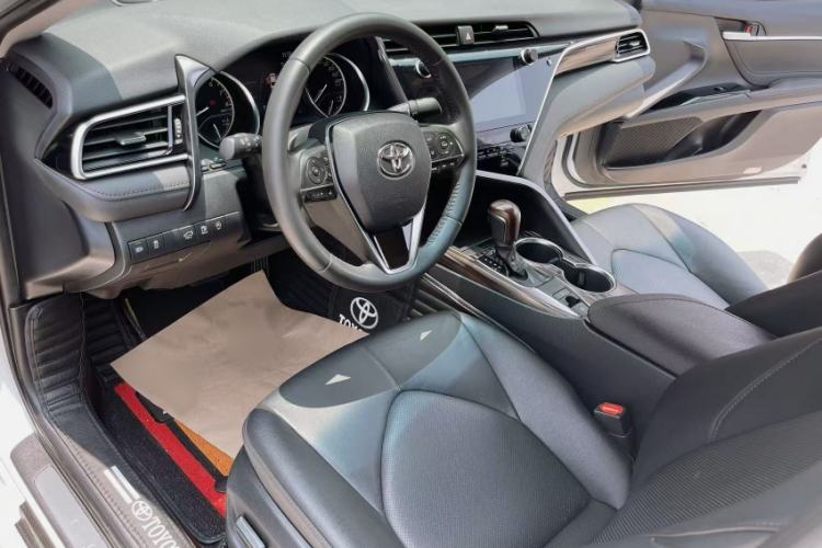 Used Toyota Camry 2019 Revised Version 2.0G Luxury Edition
