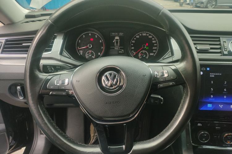 Used Volkswagen Passat 2016 330TSI DSG Luxury Edition
