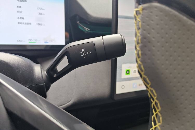 Used Lynk & Co 08 EM-P 2025 220 km All-Wheel-Drive Performance Halo
