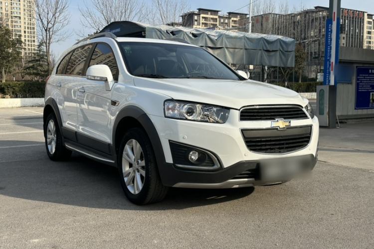 Used Chevrolet Captiva 2015 2.4L 4x4 Flagship Edition 7-Seater
