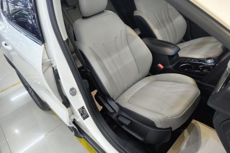 Used Ford Escape 2020 EcoBoost 245 Two-Wheel-Drive Titanium Edition