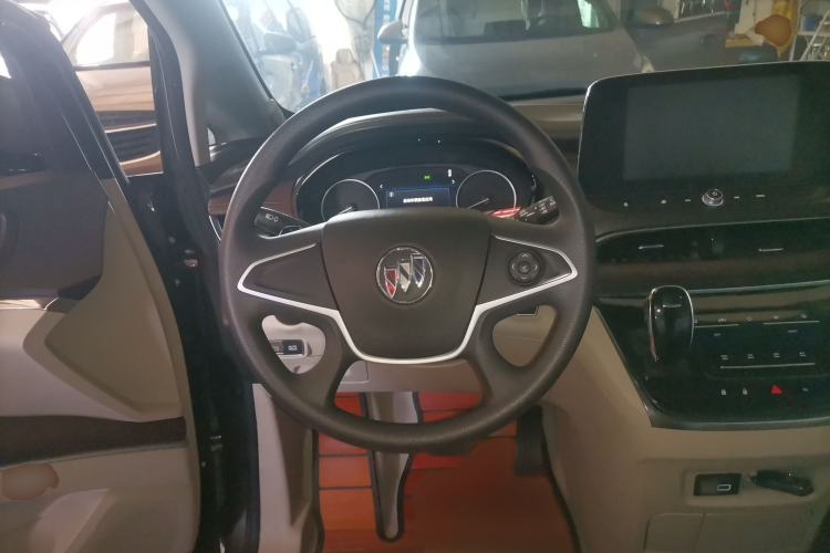 Used Buick GL8 2023 Land Executive Class Comfort Model
