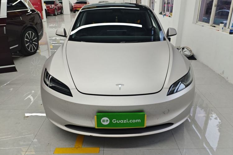 Used Tesla Model 3 2025 Rear-Wheel-Drive Version
