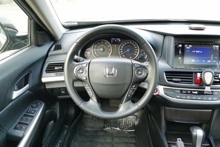 Used Honda Crosstour 2014 2.4L Luxury Edition
