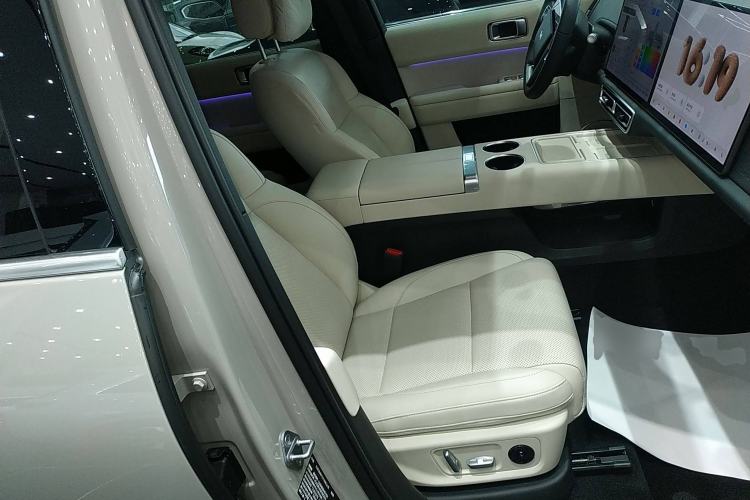 Used Li Auto L6 2025 Pro Smart Refresh Edition
