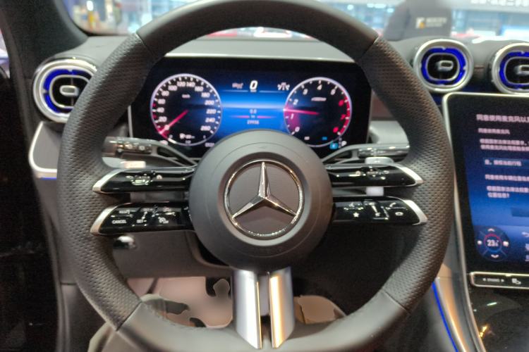 Used Mercedes-Benz GLC 2024 Facelifted GLC 260 L 4MATIC Luxury Version 5 Seats
