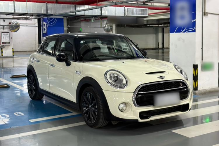 Used  MINI 2016 2.0T COOPER S Pioneer Edition Five-Door Model
