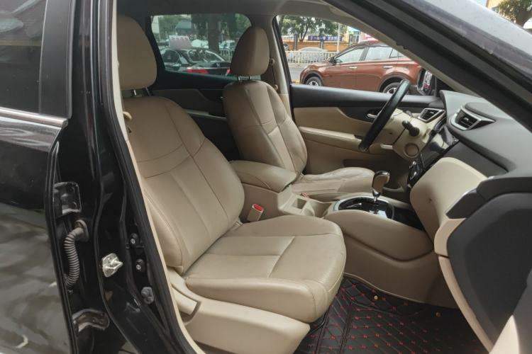 Used Nissan X-Trail 2015 2.0L CVT Comfort MAX Edition 2WD
