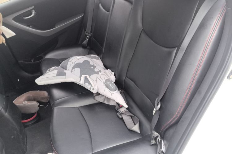 Used Hyundai Elantra (5th Generation / Langdong) 2015 1.6L Manual Leading Model
