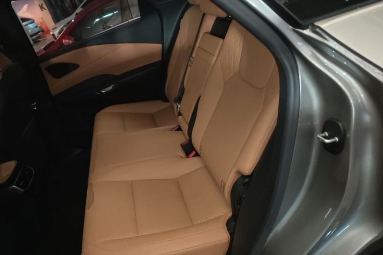 Used Lexus RX 2023 350h Two-Wheel Drive Enjoyment Version
