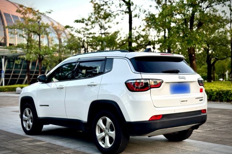 Used  Compass 2017 200T Automatic Family Edition
