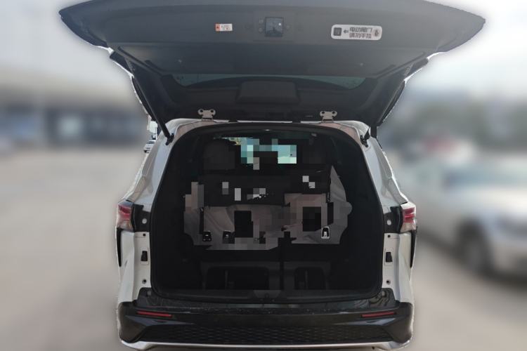 Used Toyota Granvia 2024 2.5L Hybrid Prestige PLUS Four-Wheel Drive Version