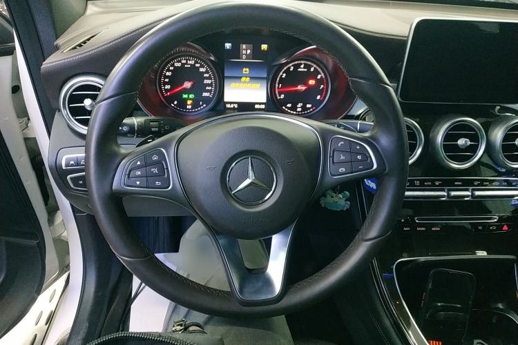 Used Mercedes-Benz GLC 2017 GLC 260 4MATIC Luxury Model
