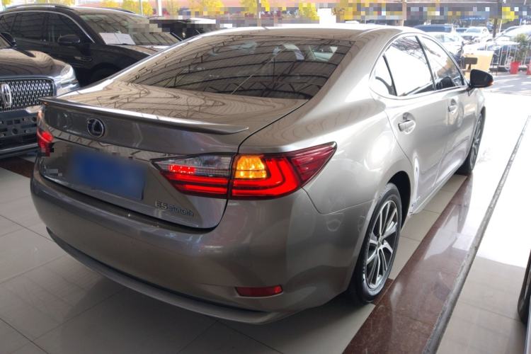 Used Lexus ES 2015 300h Comfort Edition