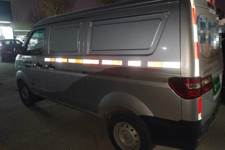 Used Jinbei Hiace X30 2023 1.5L Super-Enjoyment Van 2/5 Seats Non-Air-Conditioned Version SWC15M
