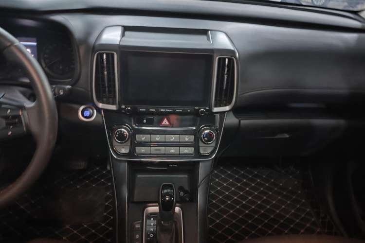 Used Hyundai ix35 2019 2.0L Automatic 2WD Zhiyong·Changxiang Edition China VI Standard
