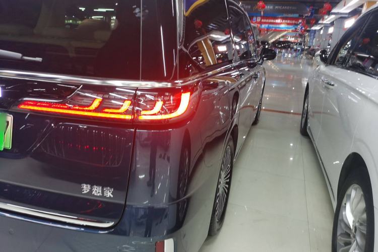 Used VOYAH Dream 2025 PHEV Four-Wheel-Drive Flagship Kunpeng Edition
