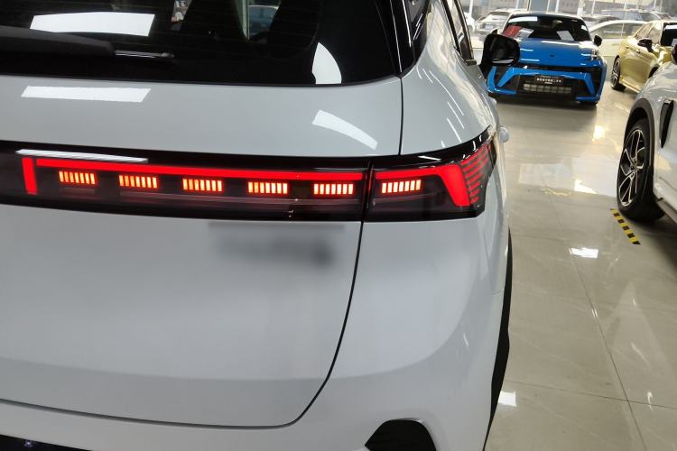 Used Lynk & Co 06 EM-P 2023 EM-P 126 Long-Range Halo