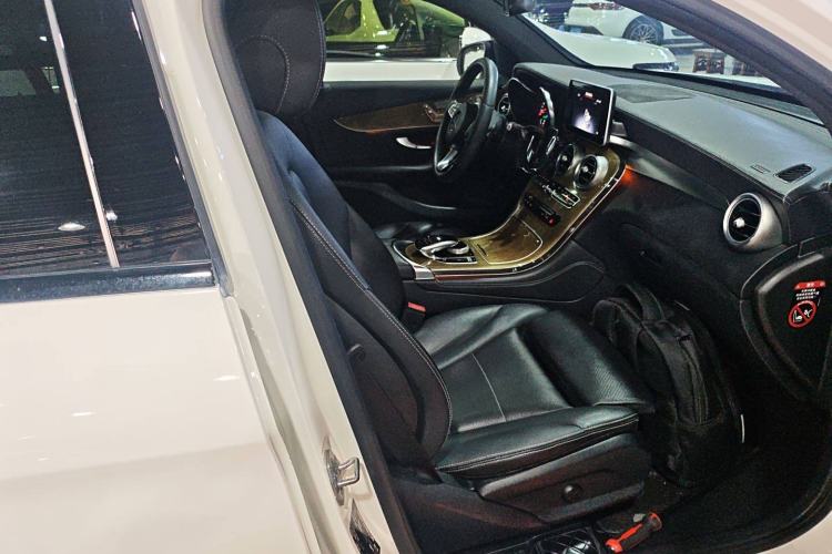 Used Mercedes-Benz GLC Coupe 2019 GLC 260 4MATIC Coupe SUV
