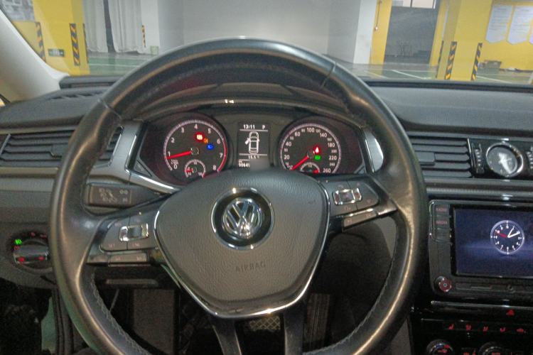 Used Volkswagen Passat 2017 330TSI DSG Luxury Edition
