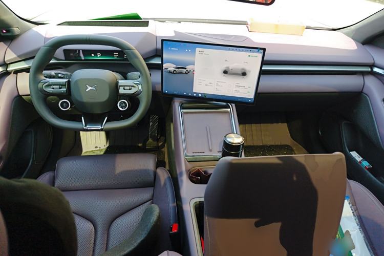 Used XPeng P7 2025 Model—750 All-Wheel-Drive High-Performance Ultra
