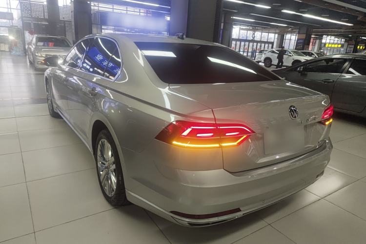 Used Volkswagen Phideon 2018 Revised Version 380TSI Two-Wheel-Drive Flagship Edition
