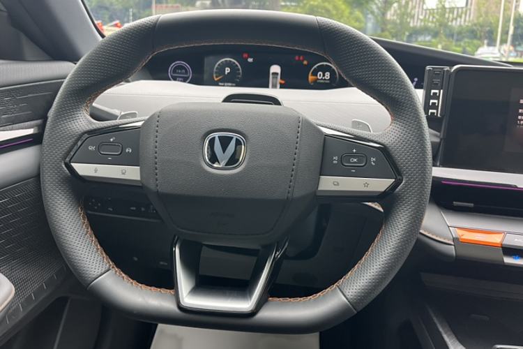 Used Changan UNI-V 2022 1.5T Prestige Version
