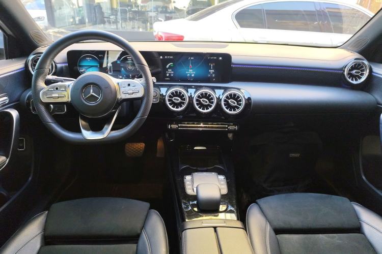 Used Mercedes-Benz A-Class 2020 Restyled A 200 L Sport Sedan Fashion Version
