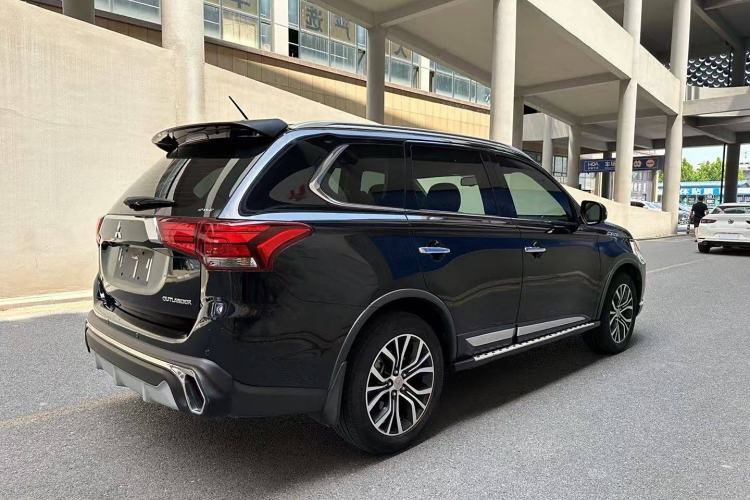 Used Mitsubishi Outlander 2016 2.4L 4x4 Elite Edition 5 Seats
