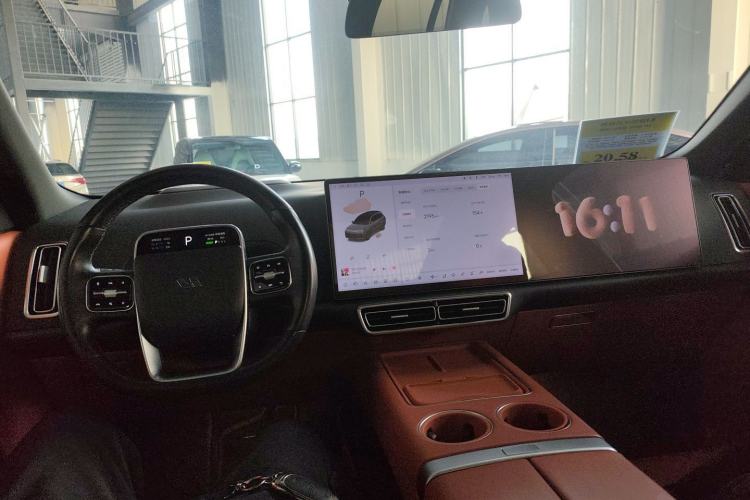 Used Li Auto L8 2023 Pro Model
