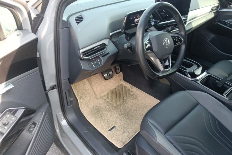 Used Volkswagen ID.4 CROZZ 2021 Long-Range Lite PRO Two-Wheel Drive Version
