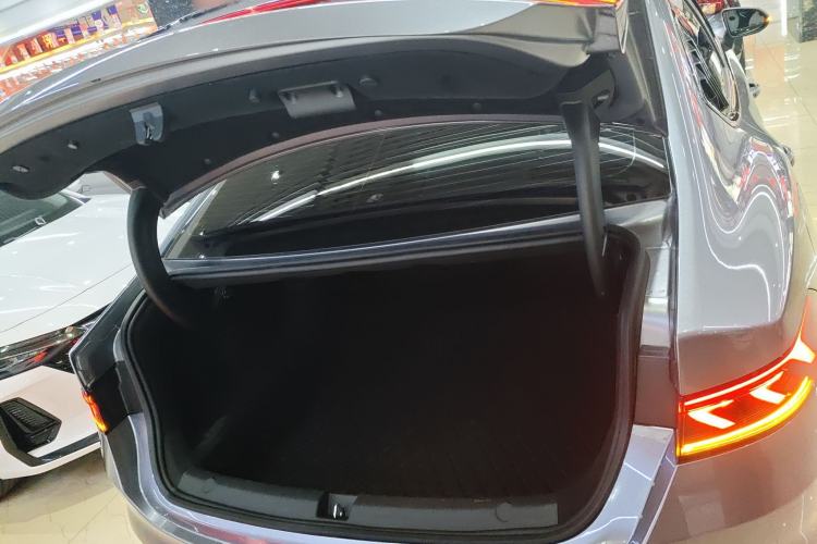 Used BYD Qin PLUS 2024 HONOR Edition DM-i 120KM Leading Model
