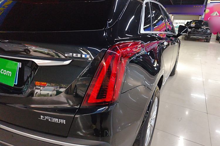 Used Cadillac XT5 2022 2.0T Two-Wheel Drive Luxury Version