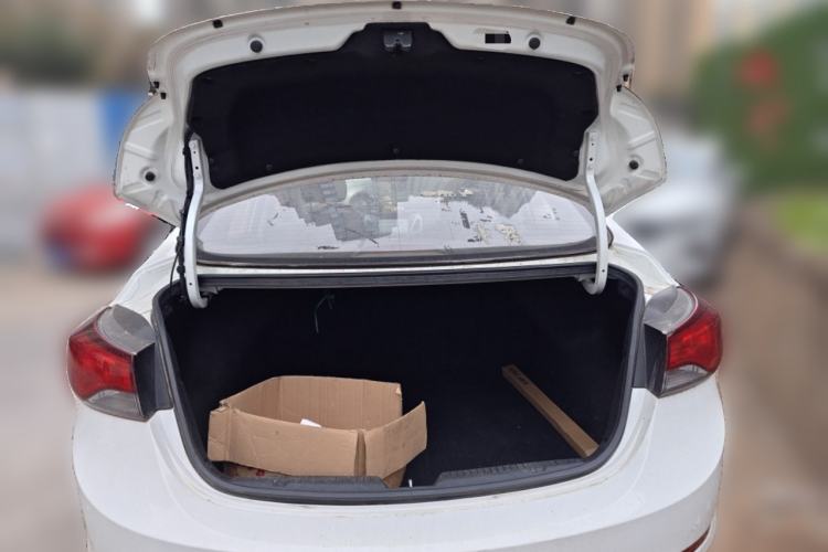 Used Hyundai Elantra (5th Generation / Langdong) 2016 1.6L Automatic Smart Version