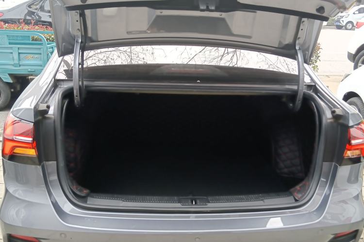 Used Roewe i5 2021 1.5L CVT Platinum Edition
