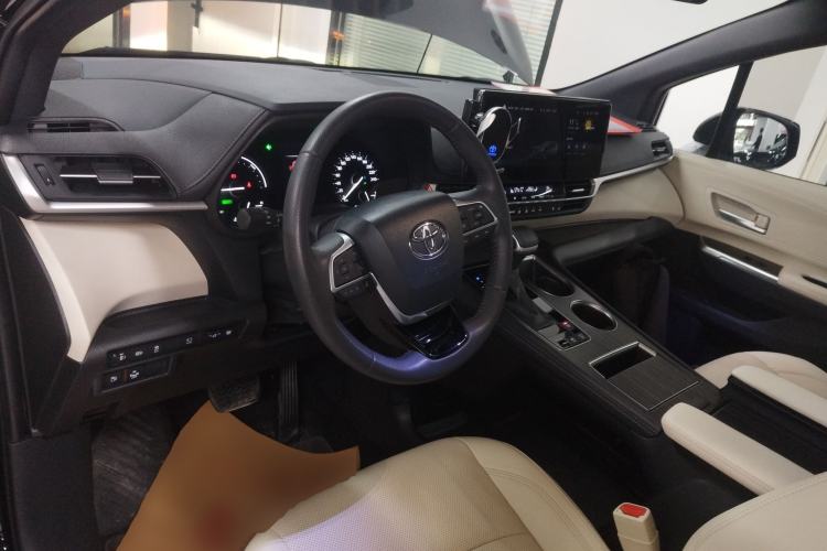Used Toyota Sienna 2024 2.5L Hybrid Four-Wheel Drive Prestige Edition
