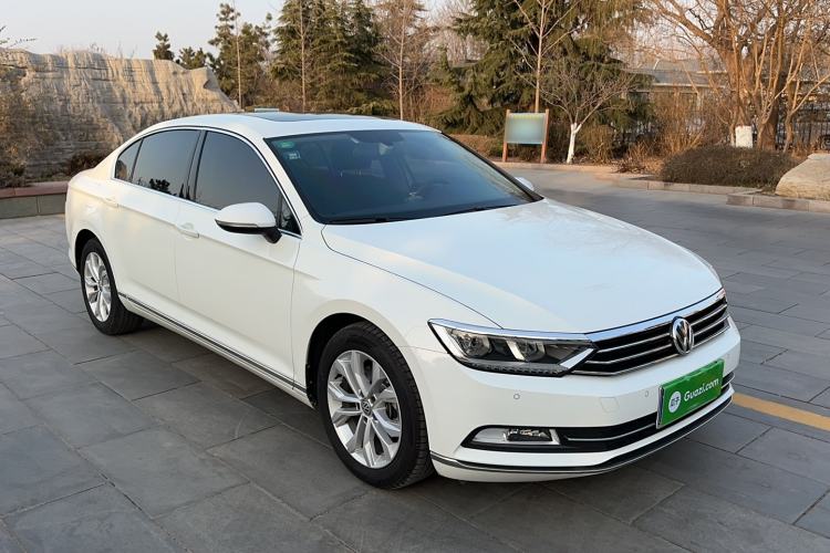 Used Volkswagen Magotan 2017 330TSI DSG Luxury Model
