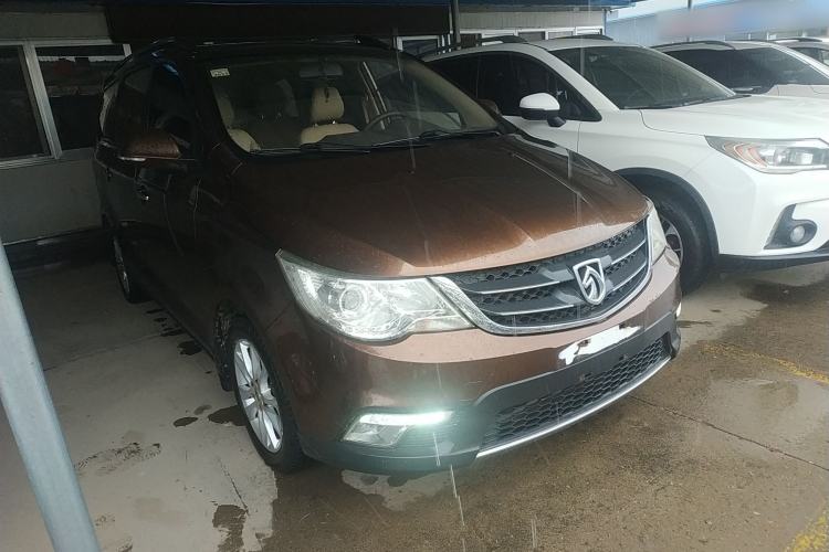 Used Baojun 730 2014 1.5L manual luxury trim 7 seats