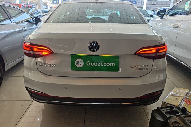 Used Volkswagen Lavida 2023 300TSI DSG Full-Comfort Edition
