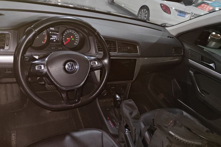 Used Volkswagen Lavida 2017 1.6L Automatic Fashion Edition
