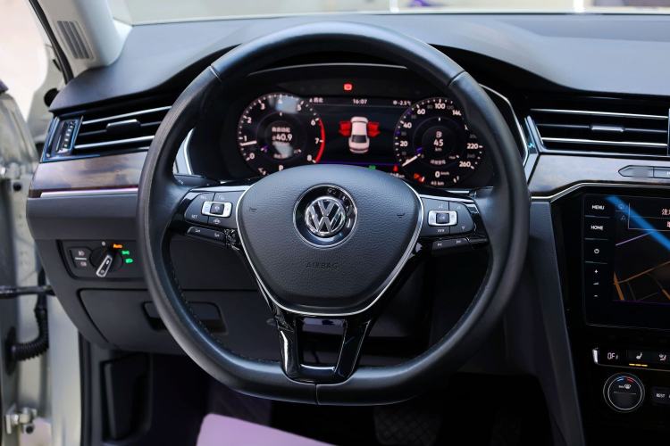 Used Volkswagen Magotan 2018 330TSI DSG Luxury Model