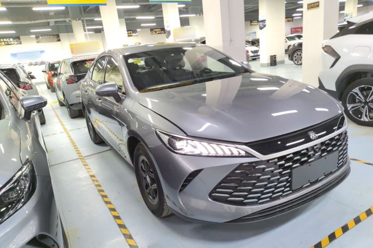 Used BYD Qin PLUS 2025 DM-i Smart Drive 55KM Leading Model
