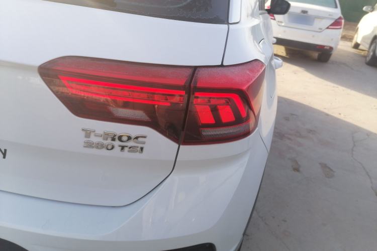 Used Volkswagen T-ROC 2018 280TSI DSG Two-Wheel Drive Advanced Version China V Emission Standard
