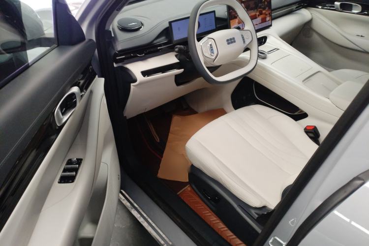 Used  E5 2024 440km Exploration Version
