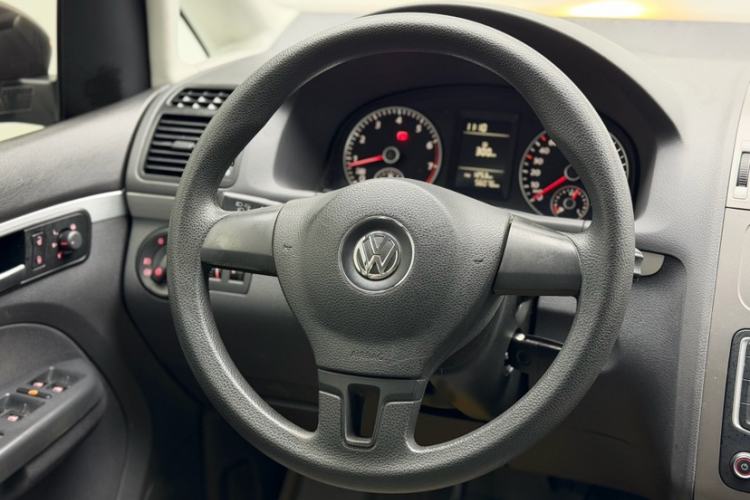 Used Volkswagen Touran 2013 1.4T Manual Fashion Edition 5 Seats
